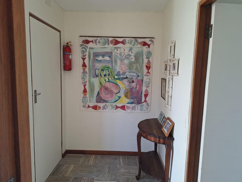 6 Bedroom Property for Sale in Glentana Western Cape